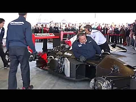 マクラーレン・ホンダ F1デモ走行「MP4/4 エンジン始動」